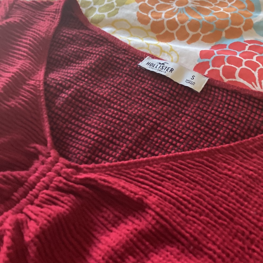 Hollister Long sleeve Size S - Picture 3 of 3